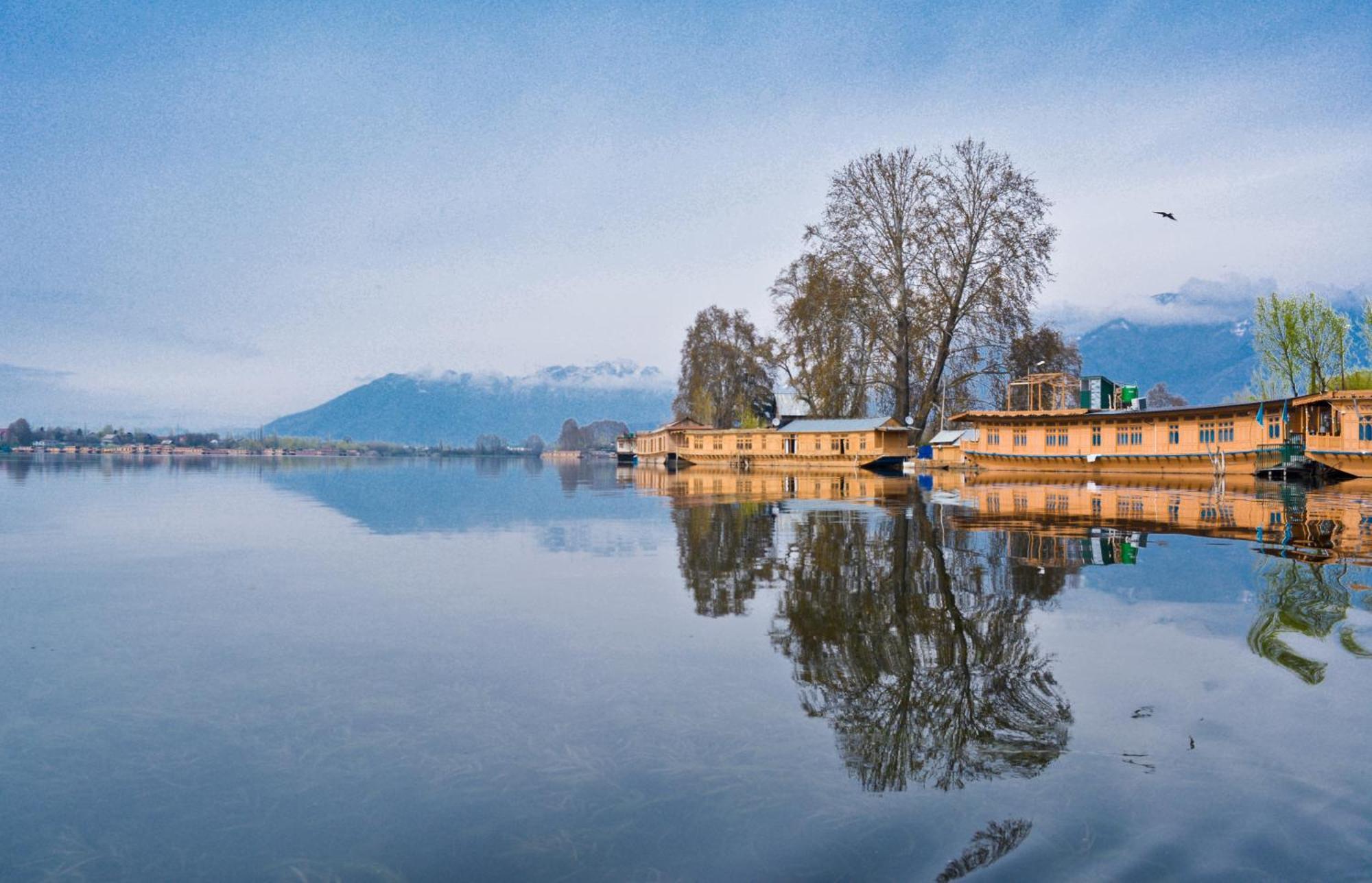 فندق Golden Flower Heritage Houseboat Nagin Bagh المظهر الخارجي الصورة