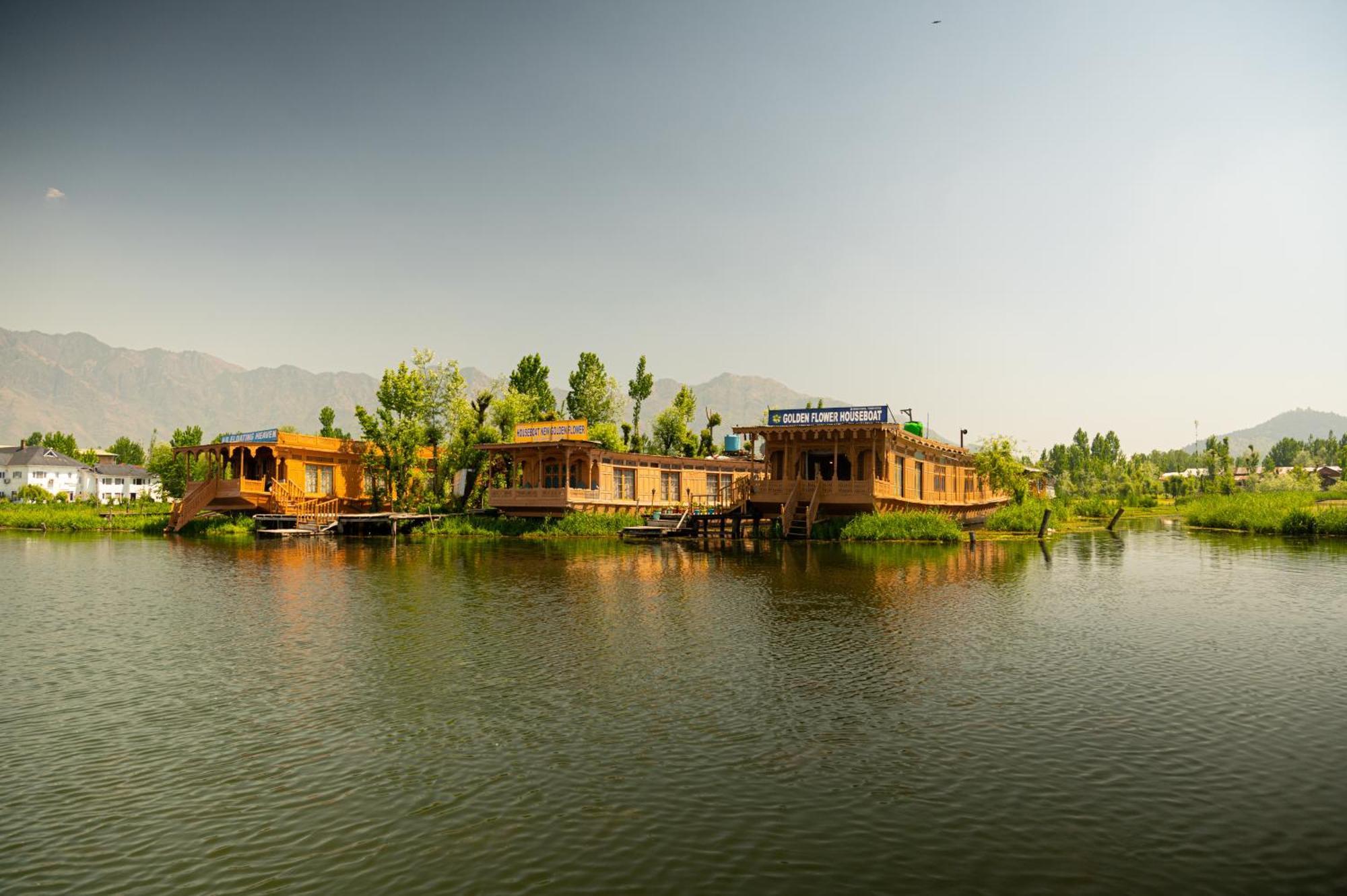 فندق Golden Flower Heritage Houseboat Nagin Bagh المظهر الخارجي الصورة