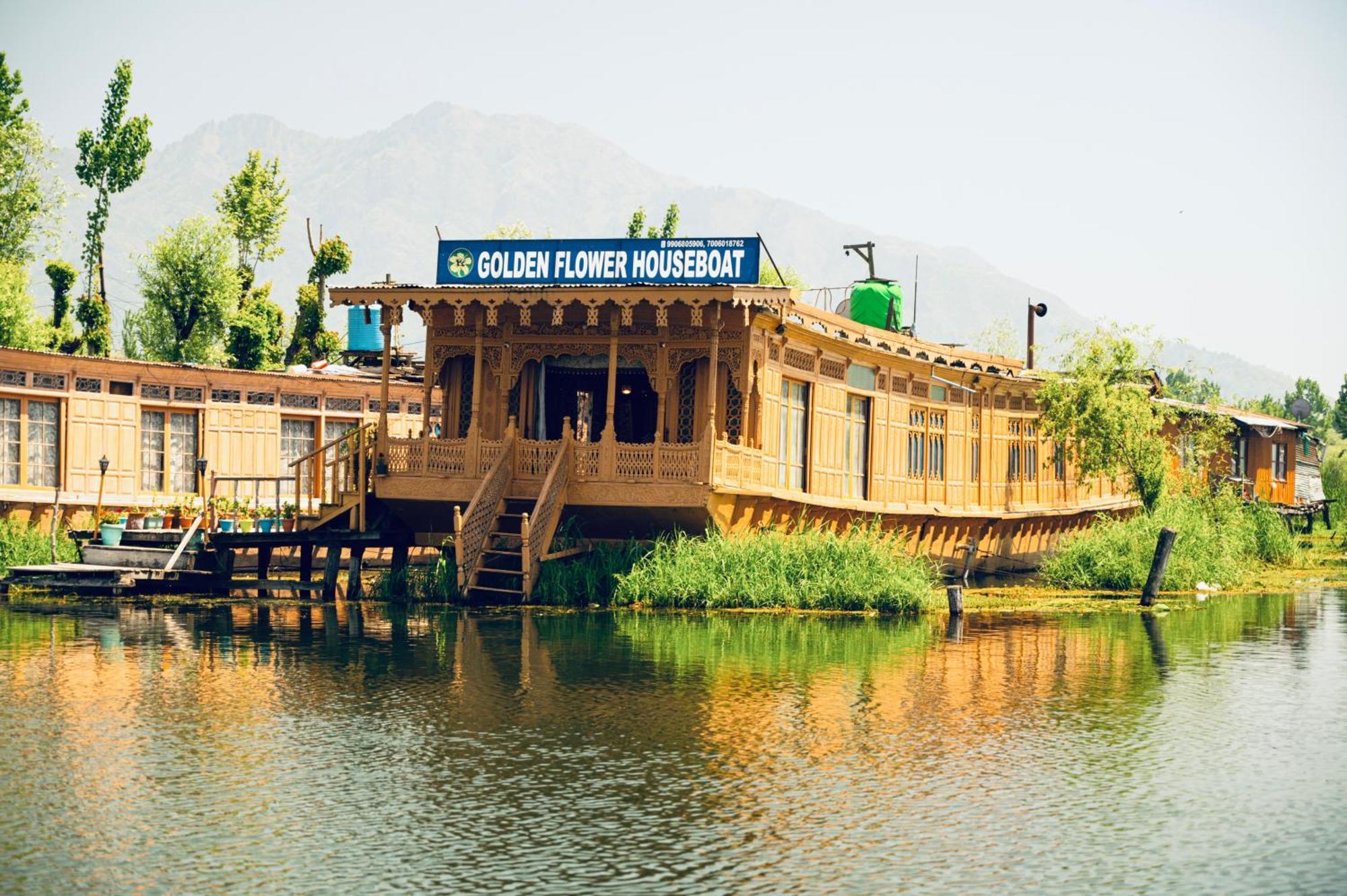 فندق Golden Flower Heritage Houseboat Nagin Bagh المظهر الخارجي الصورة