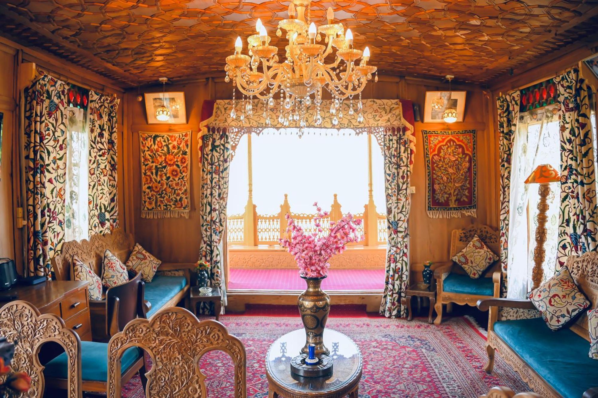 فندق Golden Flower Heritage Houseboat Nagin Bagh المظهر الخارجي الصورة