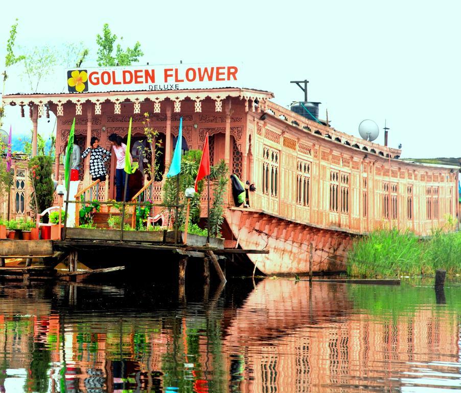 فندق Golden Flower Heritage Houseboat Nagin Bagh المظهر الخارجي الصورة