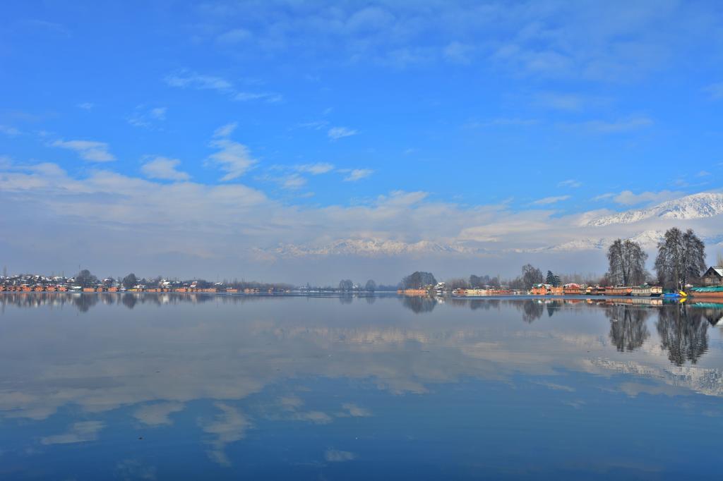 فندق Golden Flower Heritage Houseboat Nagin Bagh المظهر الخارجي الصورة