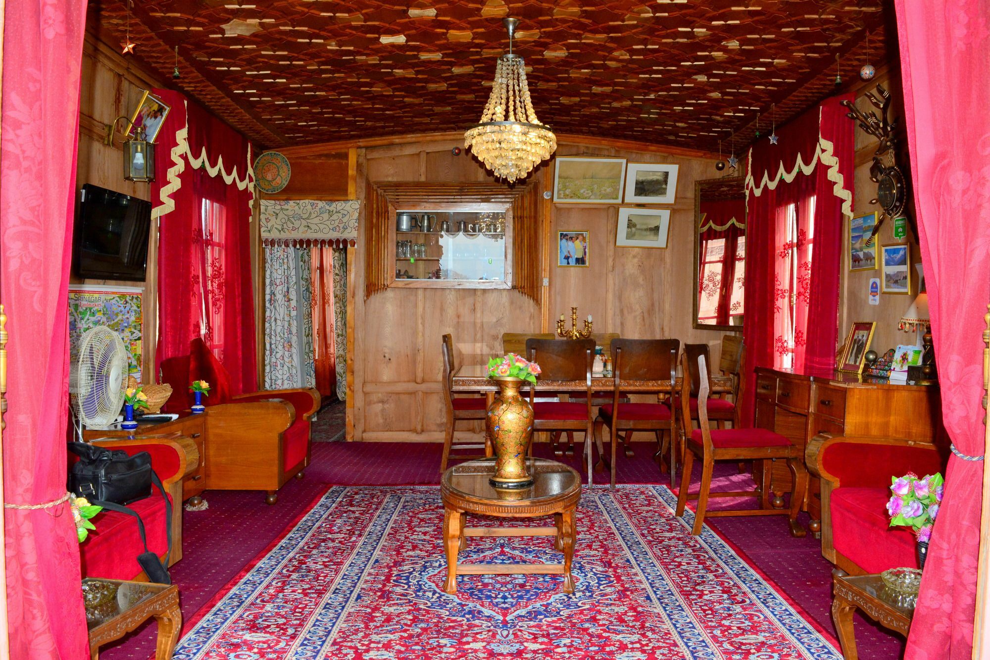 فندق Golden Flower Heritage Houseboat Nagin Bagh المظهر الخارجي الصورة